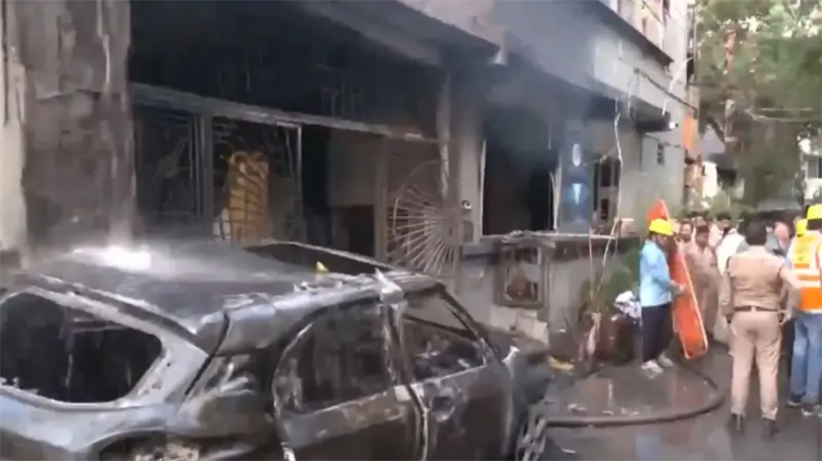 भारतको इन्दौरमा कार चार्जिङ गर्दा विस्फोट, ७ जनाको मृत्यु