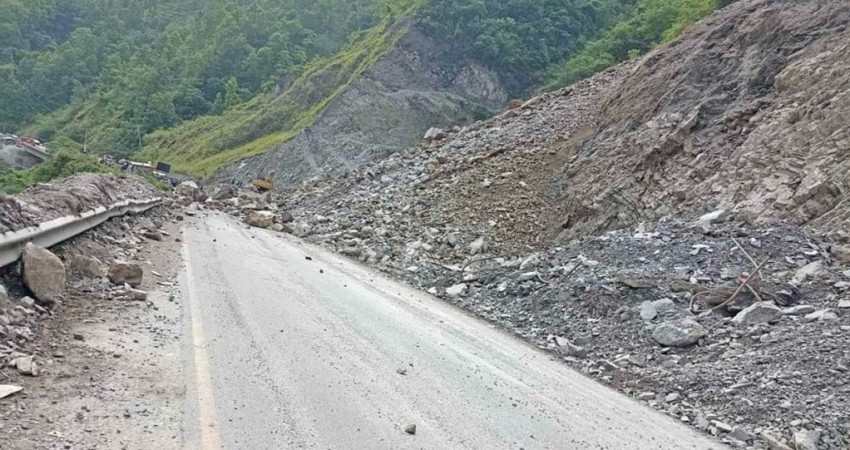नारायणगढ-मुग्लिन सडकका ४३ ठाउँ पहिरोको जोखिममा    – Online Khabar