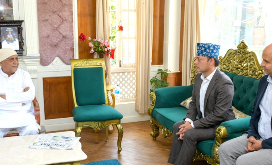 पितृशोकमा रहेका ओलीलाई रास्वपा उपसभापति अर्यालको समवेदना