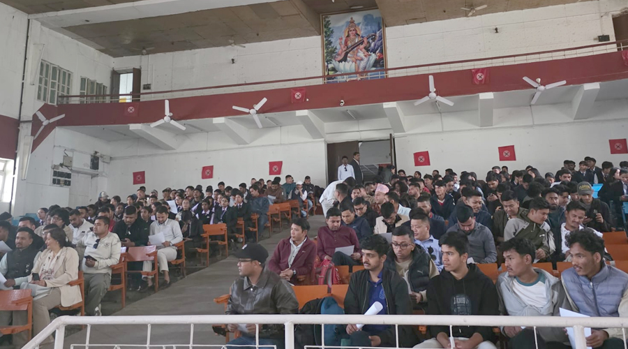 नेविसंघ सिनेट बैठक